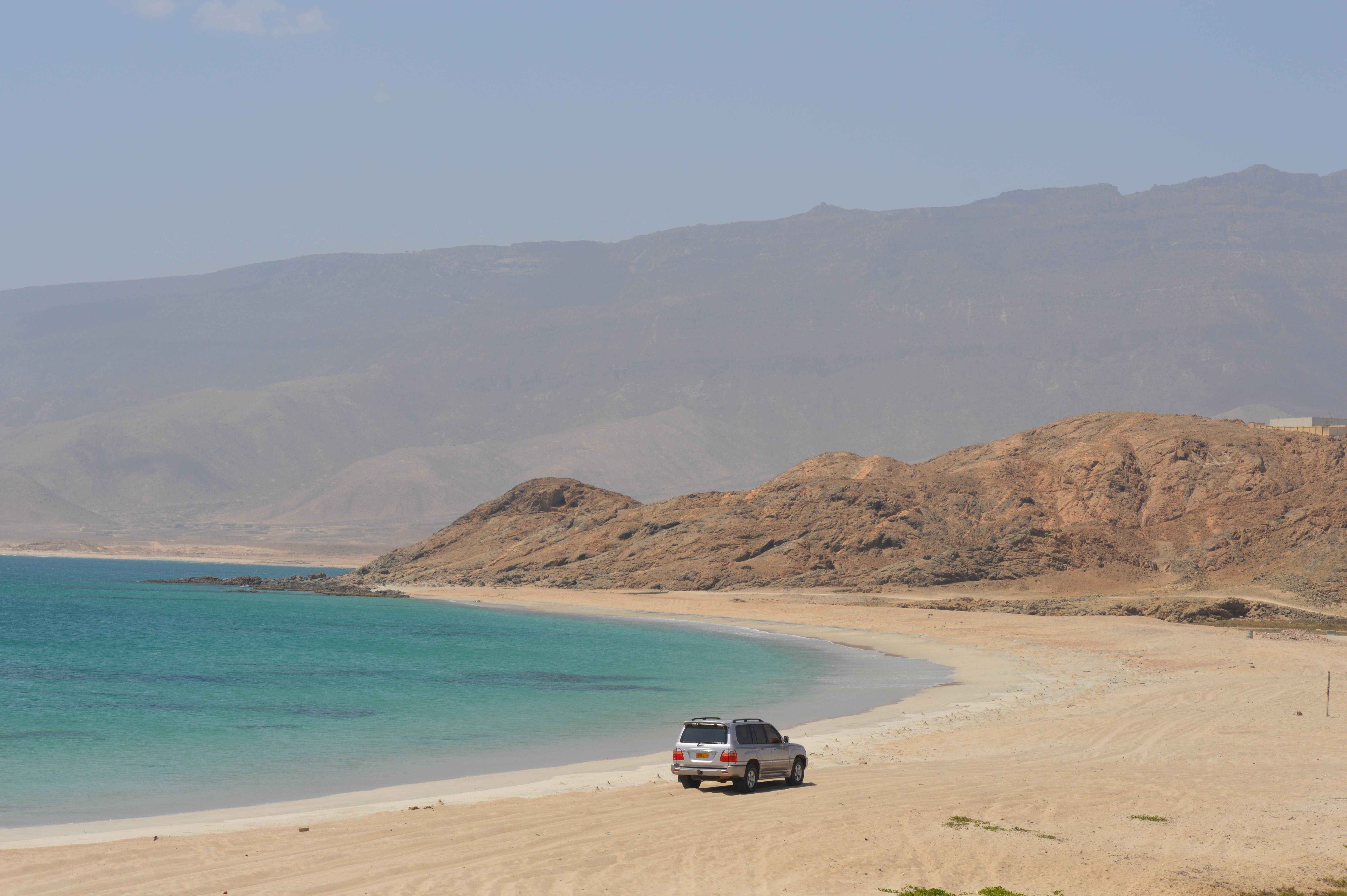 Коло оману. Оман Салала море. МИРБАТ Оман. Маскат Оман пляжи. Оман Салала пляжи.