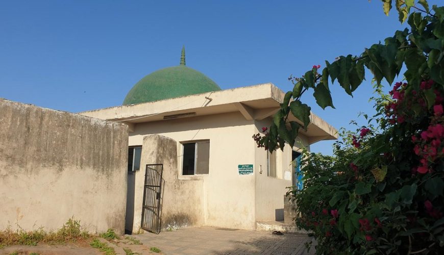 الدليل: قبر النبي أيوب (قبر النبي أيوب) في صلالة