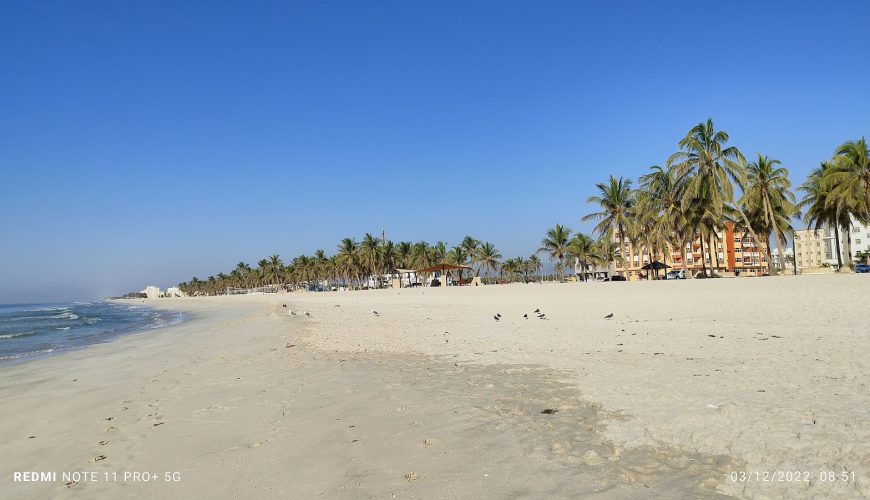 الدليل – شاطئ الظهاريز صلالة – الممشى والأنشطة والمزيد