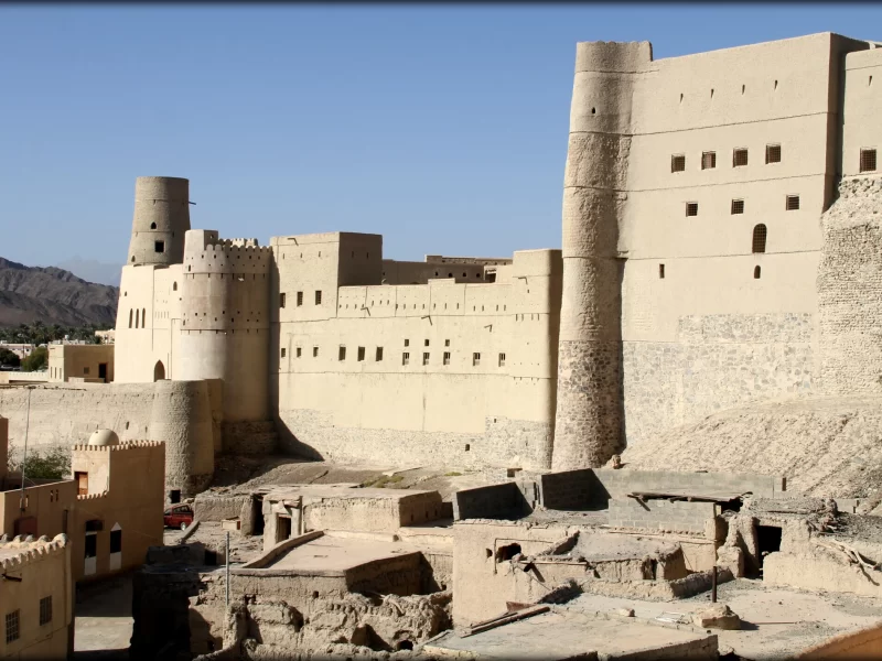 جولة تاريخية في السوق والحصون التاريخية في نزوى وبهلا وجابرين